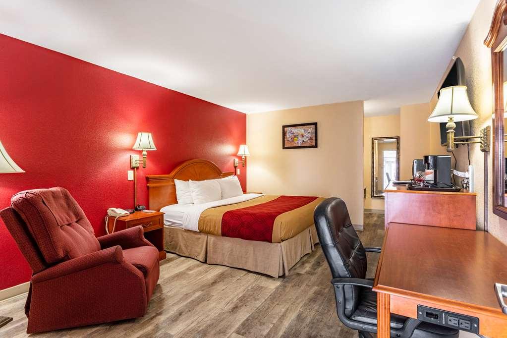 Econo Lodge Inn & Suites Santa Rosa Rom bilde